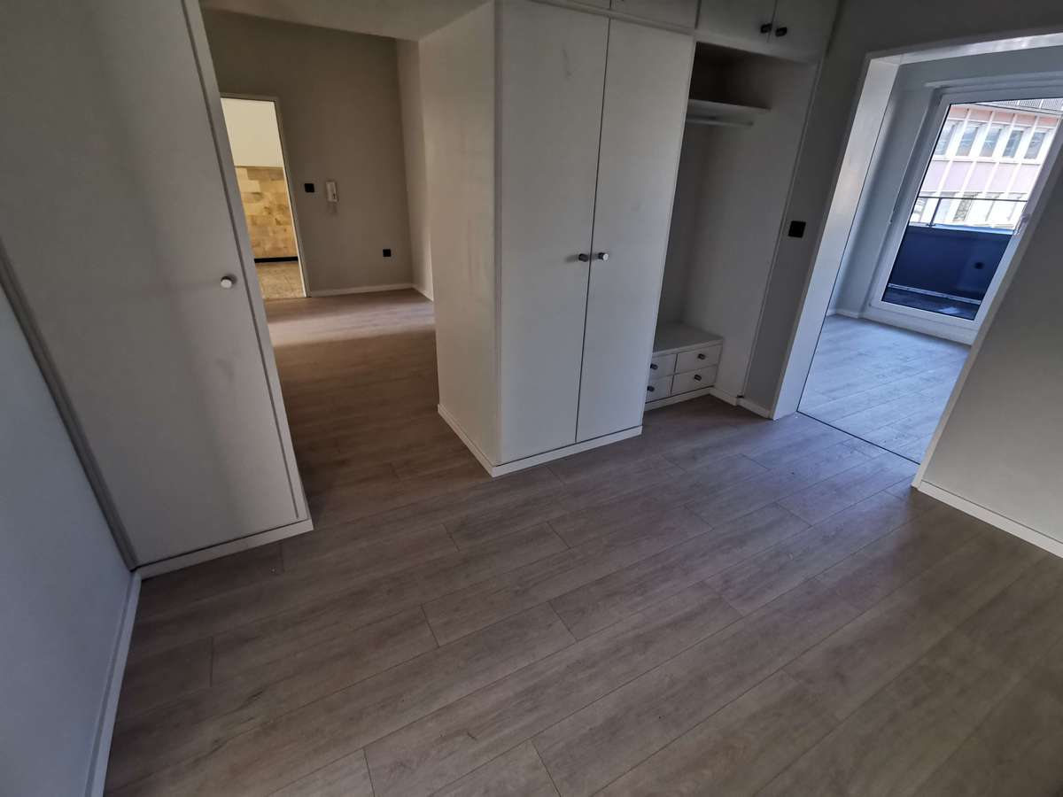 KL - City / Nähe Mall, 3 ZKB, 2 Balkone, Einbauküche, Gäste WC - Foto 5